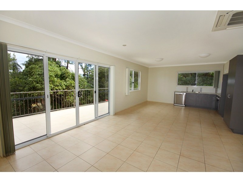 2/21 Hospital Rd, Nambour QLD 4560