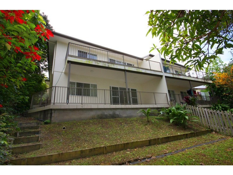 2/21 Hospital Rd, Nambour QLD 4560