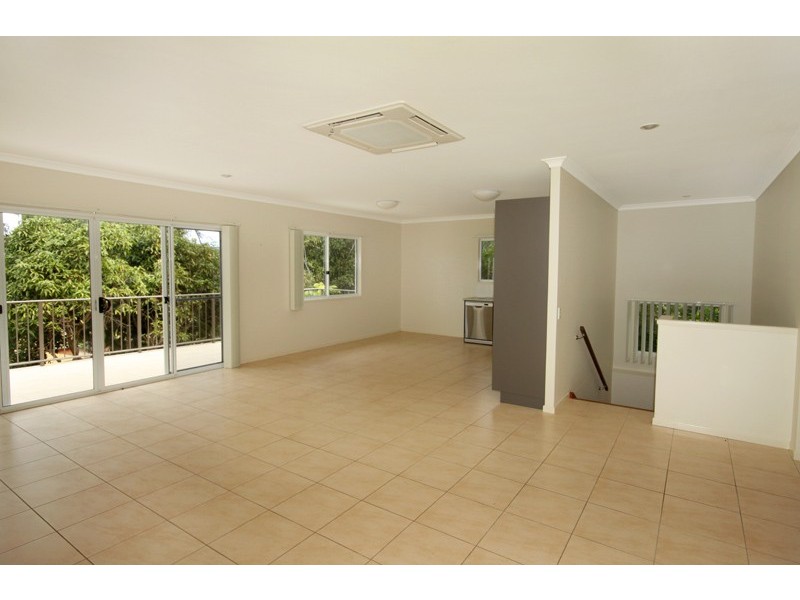 2/21 Hospital Rd, Nambour QLD 4560