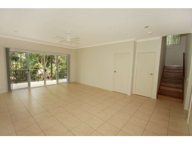 2/21 Hospital Rd, Nambour QLD 4560