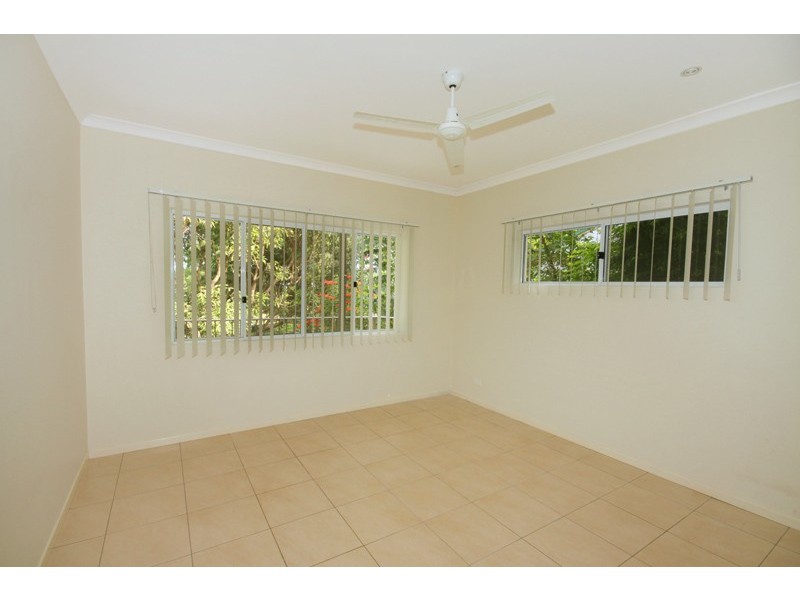 2/21 Hospital Rd, Nambour QLD 4560
