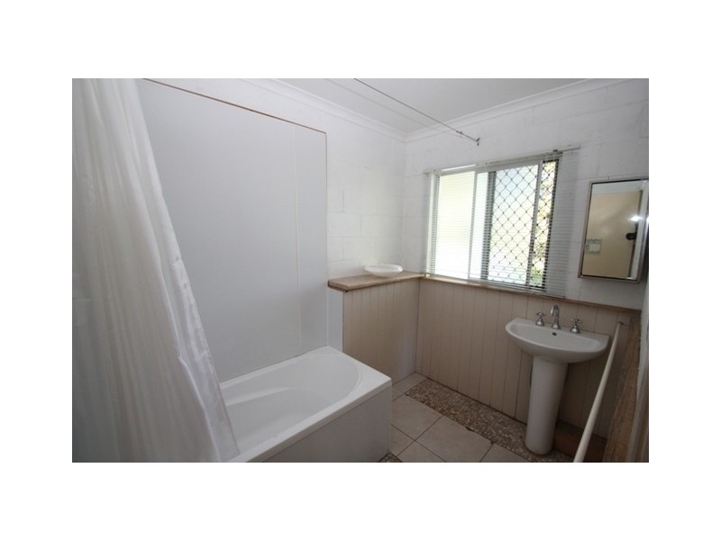 2/14 Rifle Range Road, Nambour QLD 4560