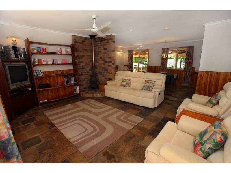 5 Vincent Drive, Nambour QLD 4560