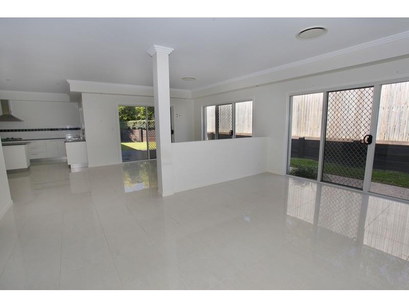 4 Paynters Pocket Ave, Palmwoods QLD 4555