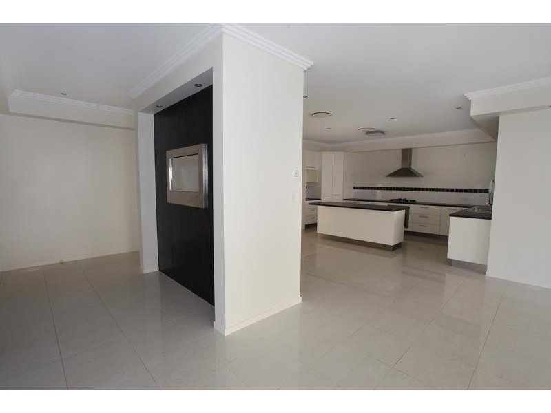 4 Paynters Pocket Ave, Palmwoods QLD 4555