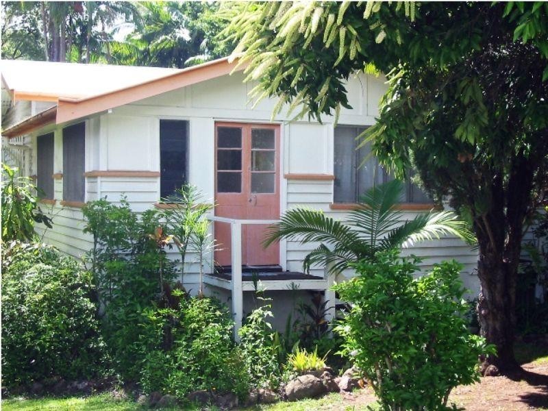 2/11 William Street, Nambour QLD 4560