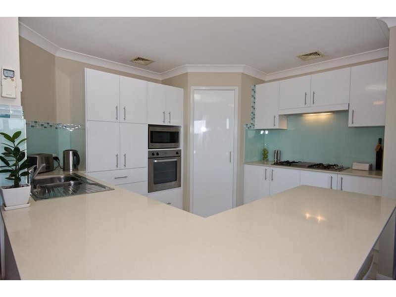 17 Celestine Place, Rosemount QLD 4560