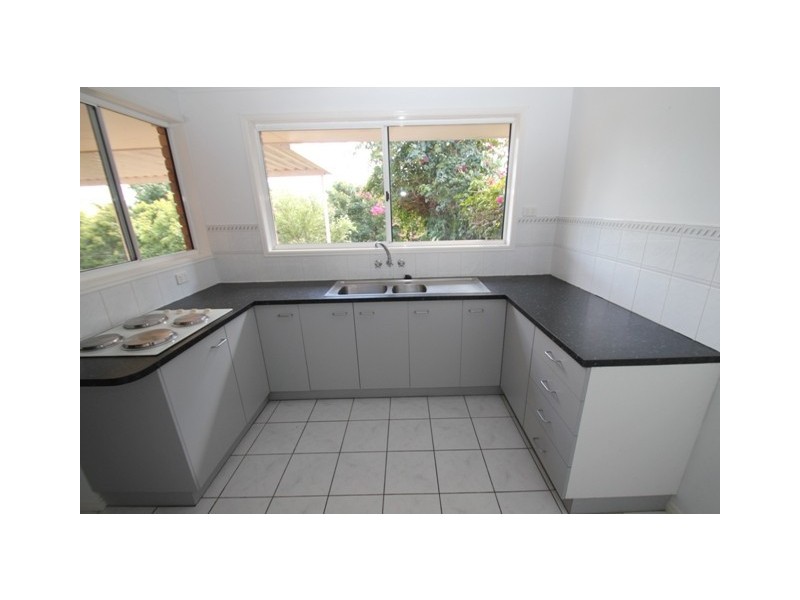 1/5 Glenbrook Drive, Nambour QLD 4560