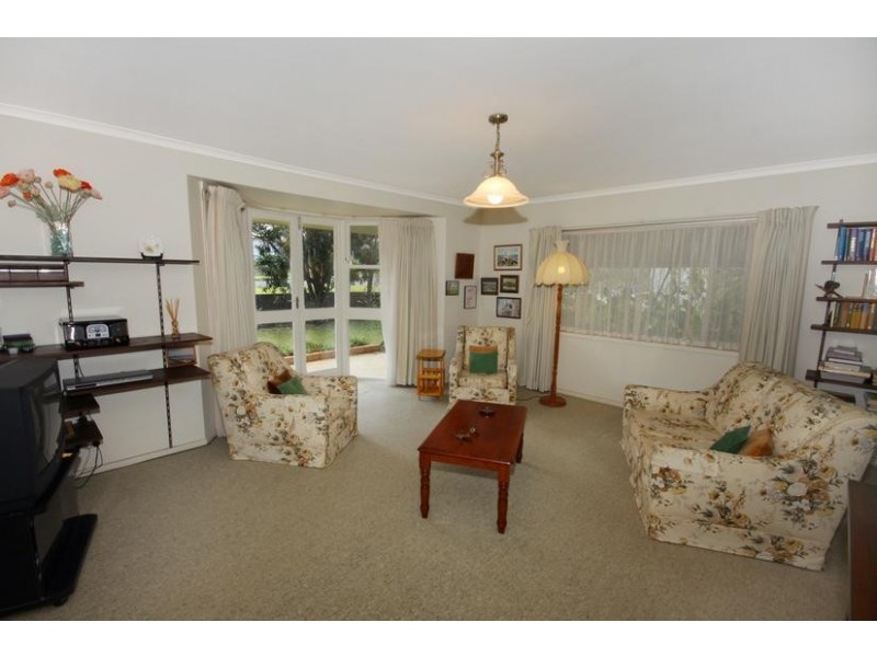 17 Norman Ave, Nambour QLD 4560
