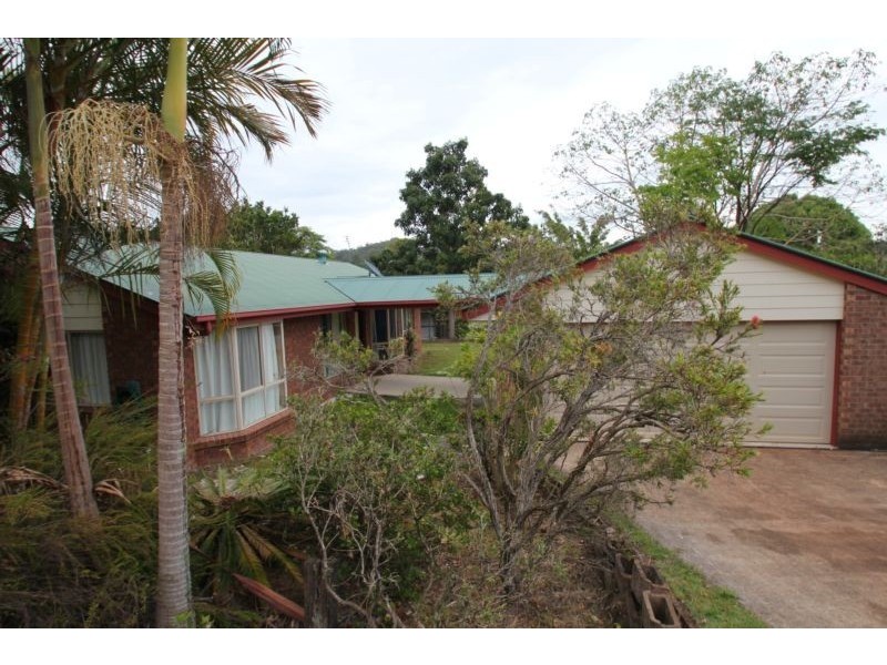 11 Westview Crescent, Nambour QLD 4560