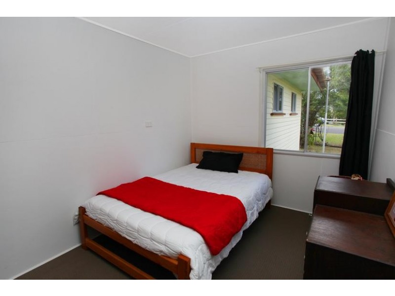 12 Hillcrest Avenue, Nambour QLD 4560