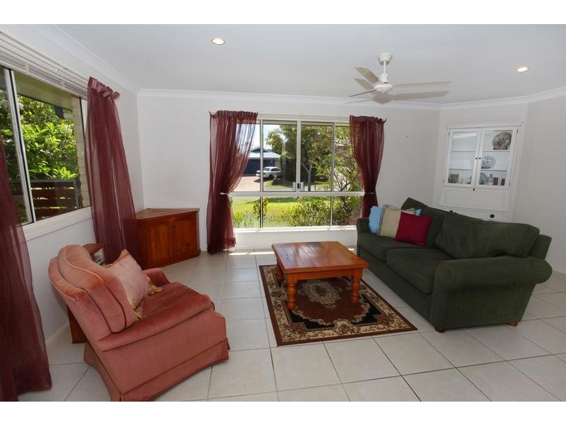 35 Petigrain Avenue, Palmwoods QLD 4555