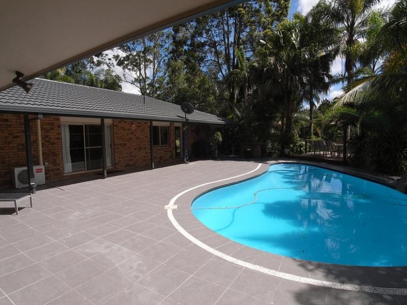 132 Old Palmwoods Road, West Woombye QLD 4559