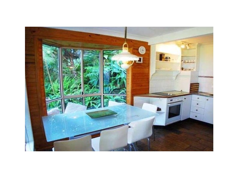 6 Maple Ave, Mapleton QLD 4560