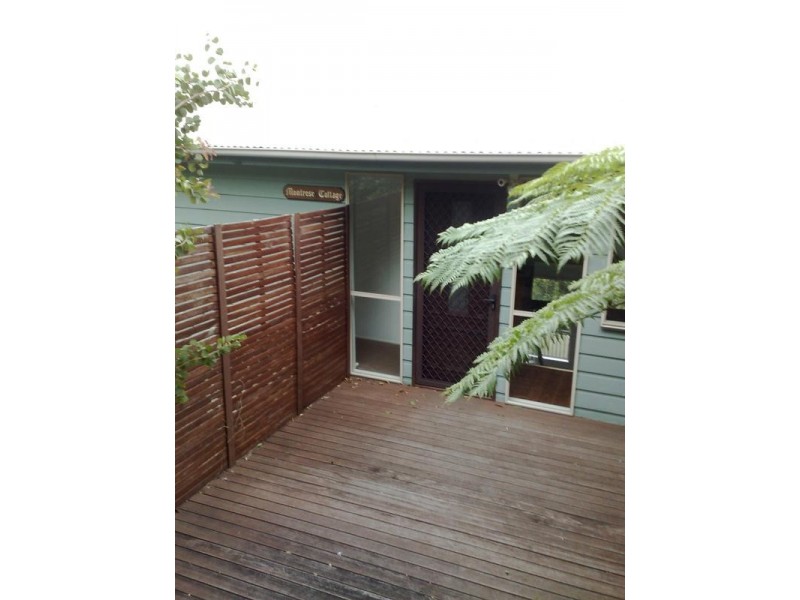 6 Maple Ave, Mapleton QLD 4560