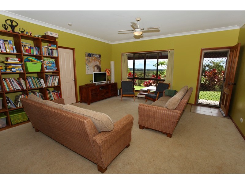 84 Thomson Valley Rd, Valdora QLD 4561