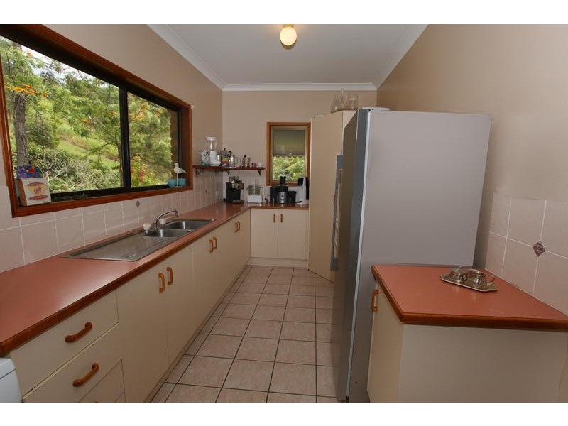 84 Thomson Valley Rd, Valdora QLD 4561