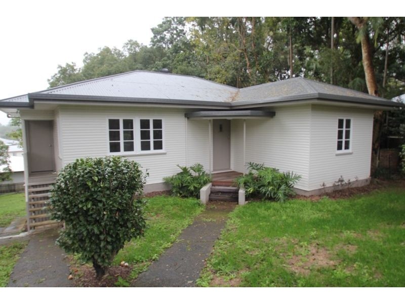 32 Oxleigh Crescent, Nambour QLD 4560