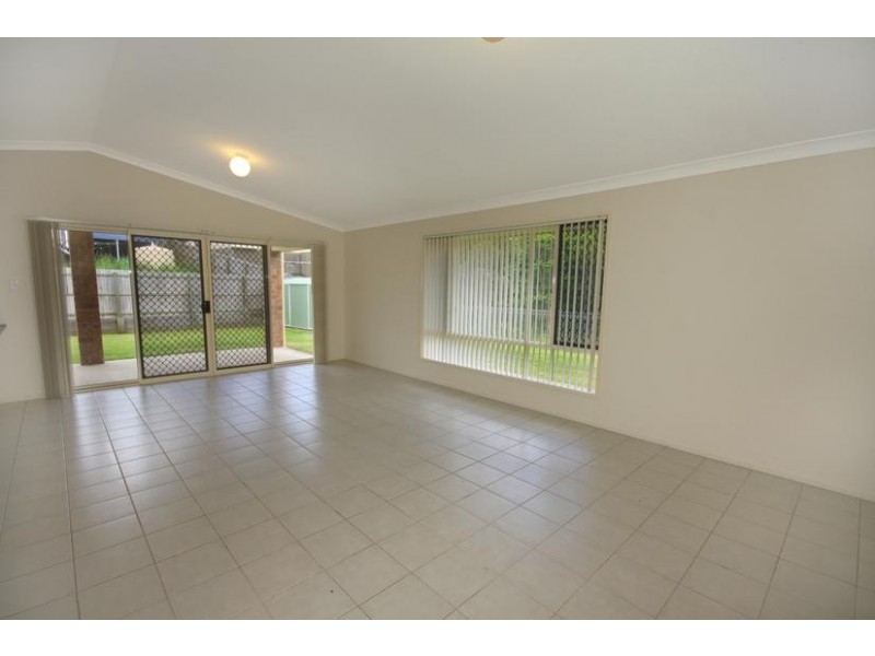 5 Pollys Place, Nambour QLD 4560