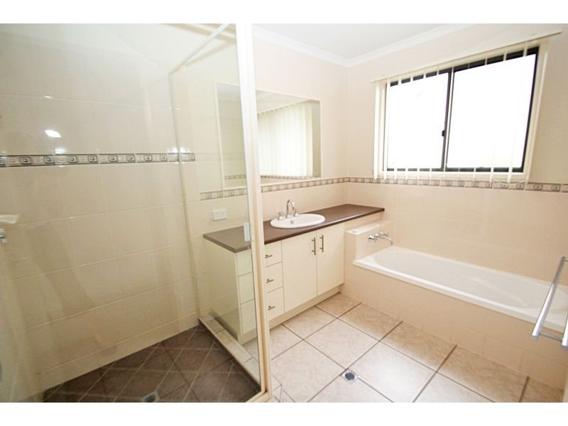 1/13 Dalzell Crt, Nambour QLD 4560