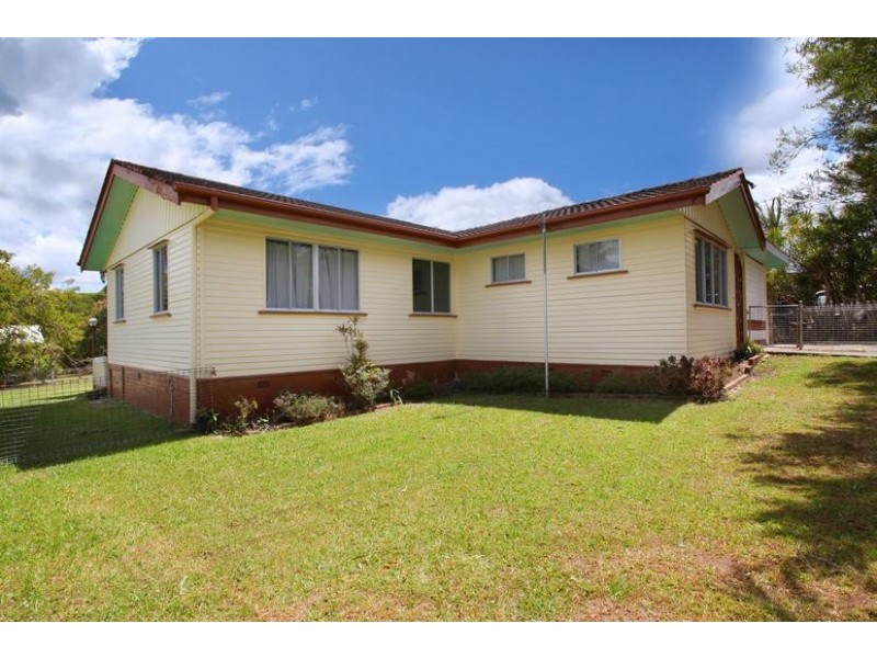 12 Hillcrest Avenue, Nambour QLD 4560