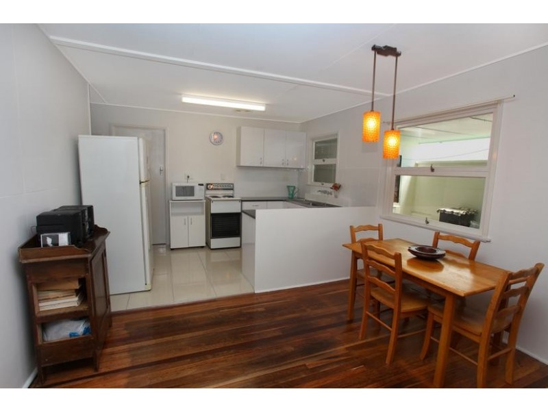 12 Hillcrest Avenue, Nambour QLD 4560