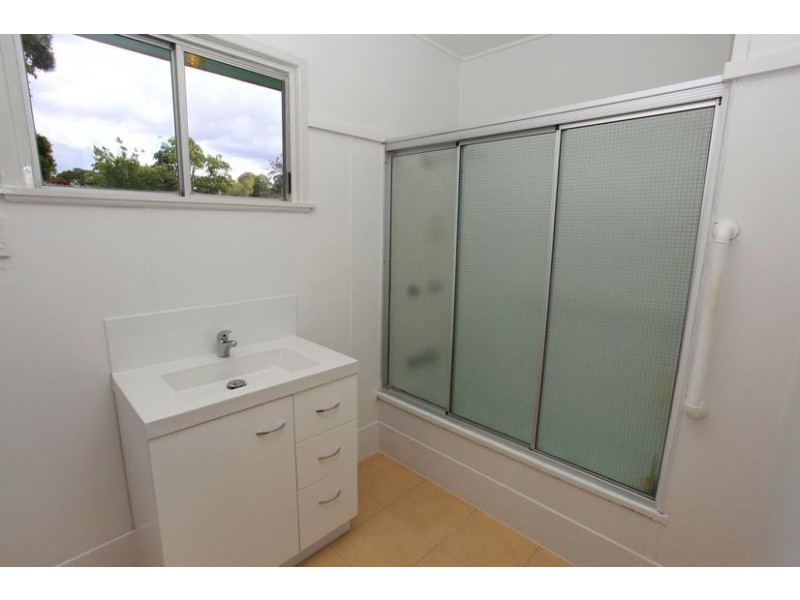 12 Hillcrest Avenue, Nambour QLD 4560