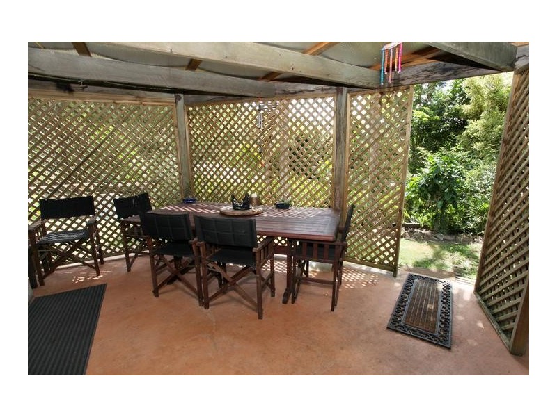 69 Cooloolabin Rd, Yandina QLD 4561