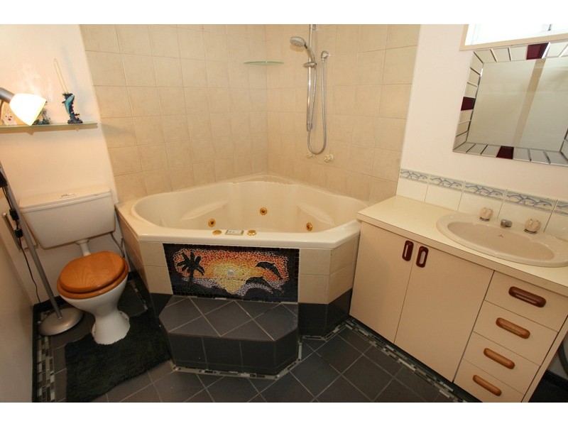 210 Towen Mount Rd, Towen Mountain QLD 4560