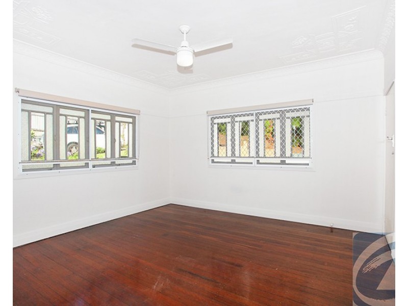 2/81 Coronation Avenue, Nambour QLD 4560