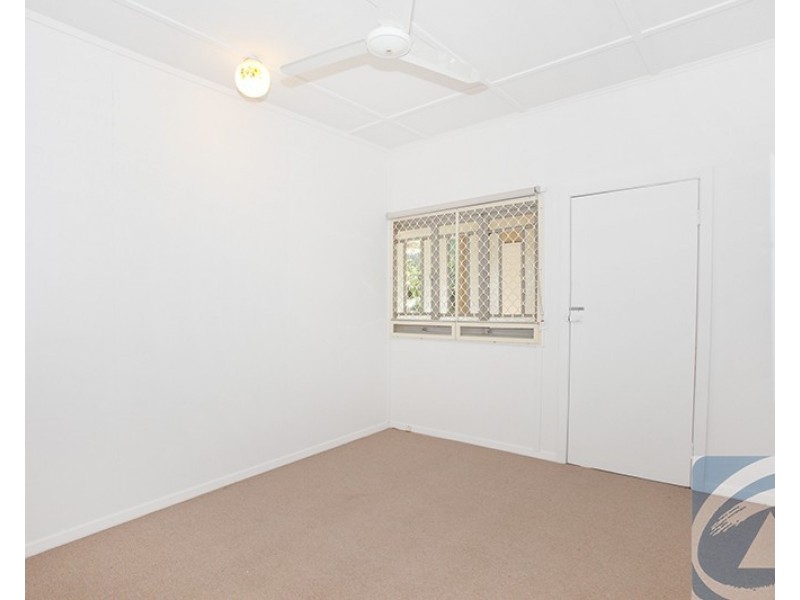 2/81 Coronation Avenue, Nambour QLD 4560