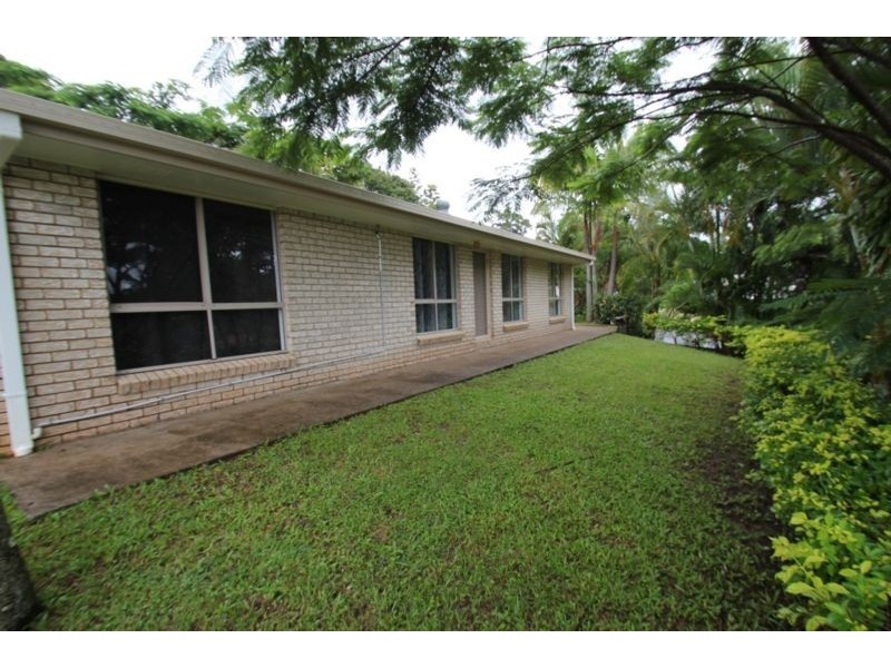 2 Homestead Place, Woombye QLD 4559