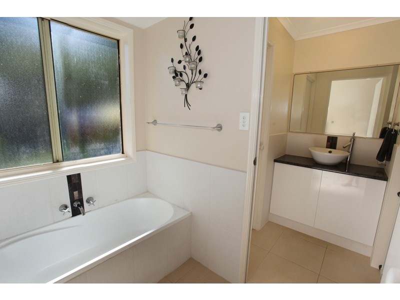 36 Taronga St, Palmwoods QLD 4555