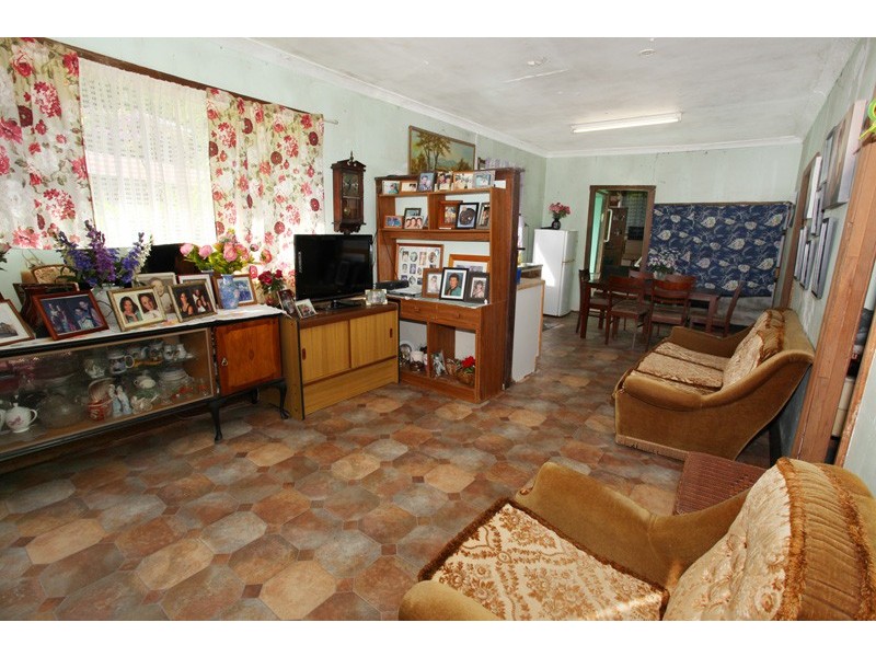 10 Petrie Creek Rd, Nambour QLD 4560