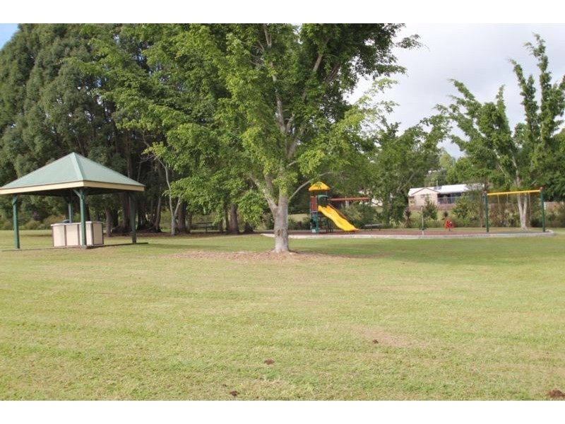 11 Expectation Ct, Nambour QLD 4560