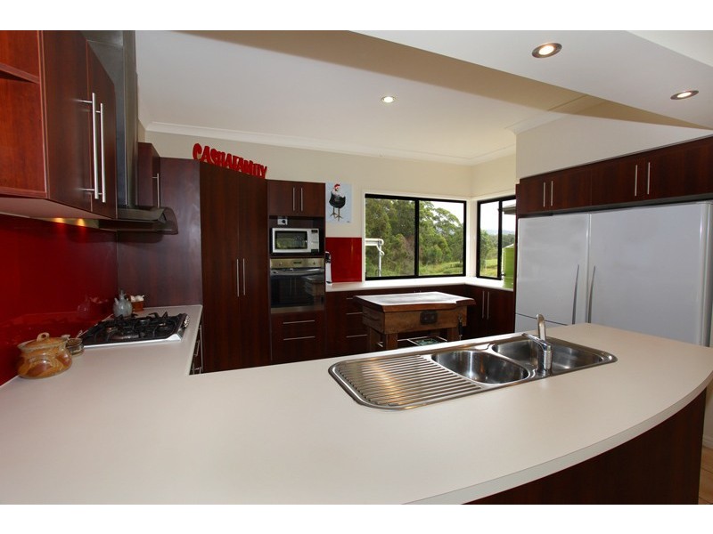 6 Towen Mount Rd, Towen Mountain QLD 4560