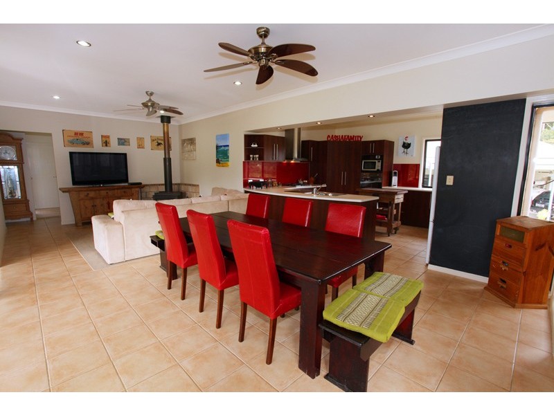 6 Towen Mount Rd, Towen Mountain QLD 4560