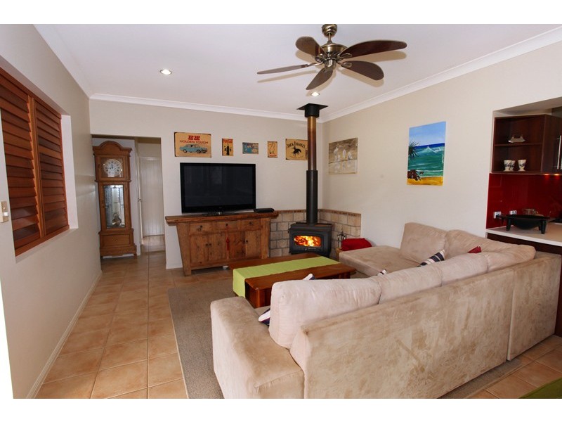 6 Towen Mount Rd, Towen Mountain QLD 4560
