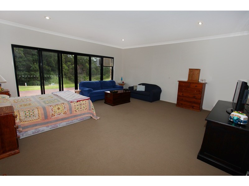 6 Towen Mount Rd, Towen Mountain QLD 4560