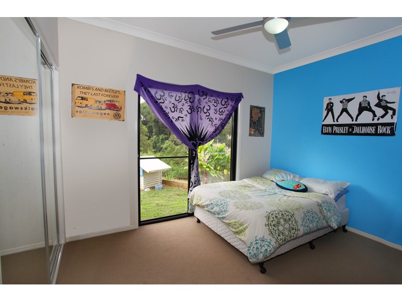 6 Towen Mount Rd, Towen Mountain QLD 4560