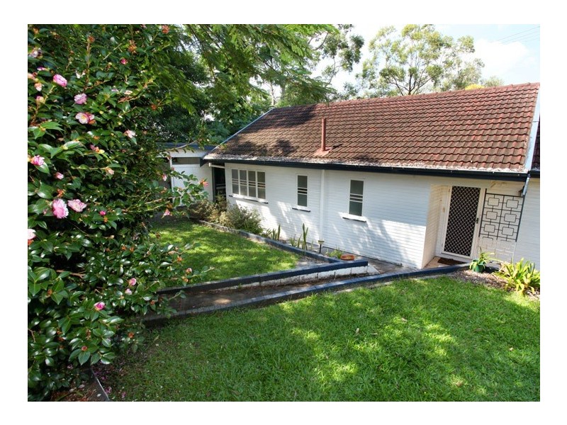27 Netherton St, Nambour QLD 4560