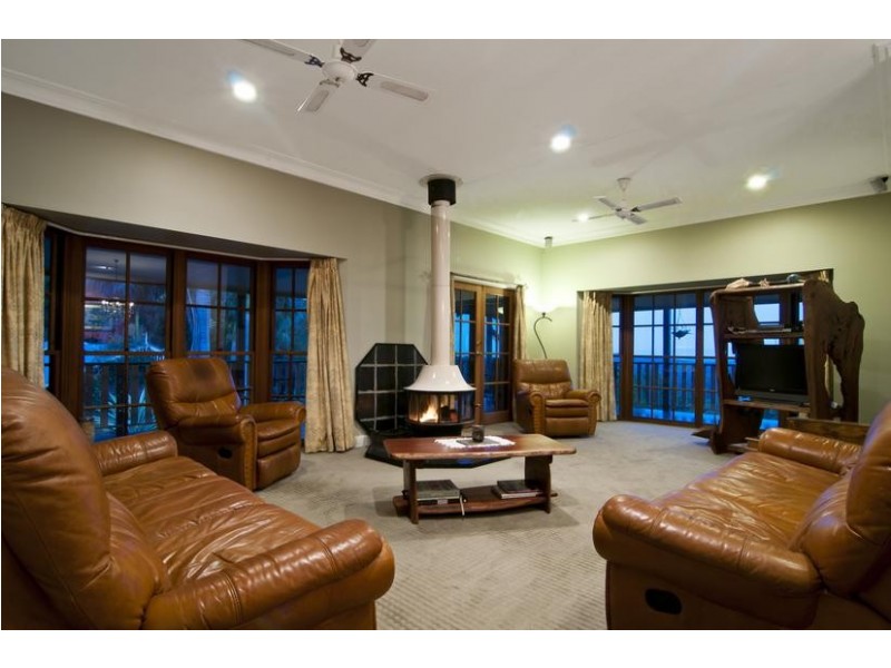 140 Kirbys Rd, Palmwoods QLD 4555