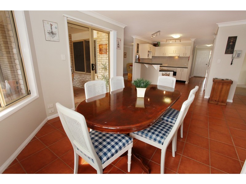 16 Petigrain Ave, Palmwoods QLD 4555