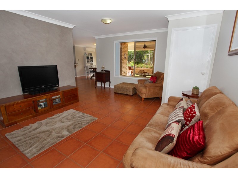16 Petigrain Ave, Palmwoods QLD 4555