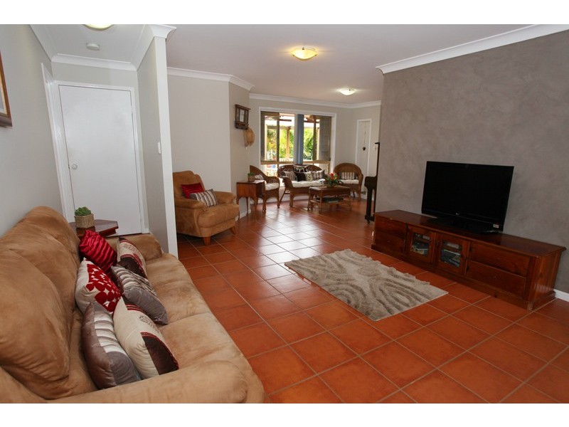 16 Petigrain Ave, Palmwoods QLD 4555