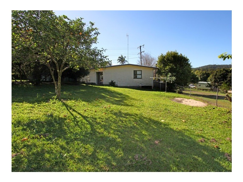 16 Crusher Park Drive, Nambour QLD 4560