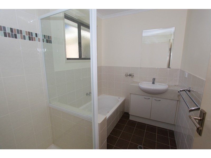 10/9a Deslynn Lane, Nambour QLD 4560