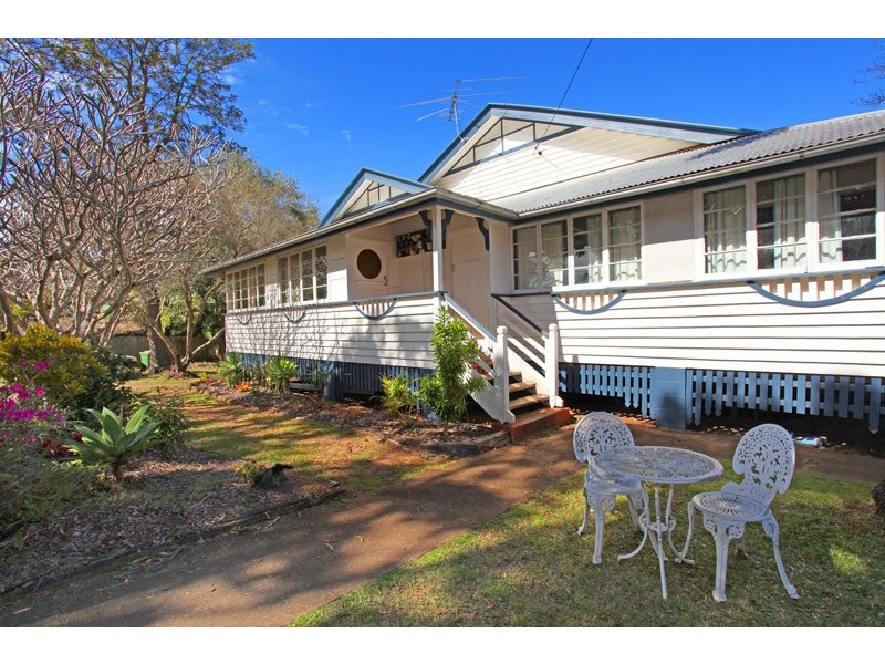 15 Magnolia Street, Nambour QLD 4560