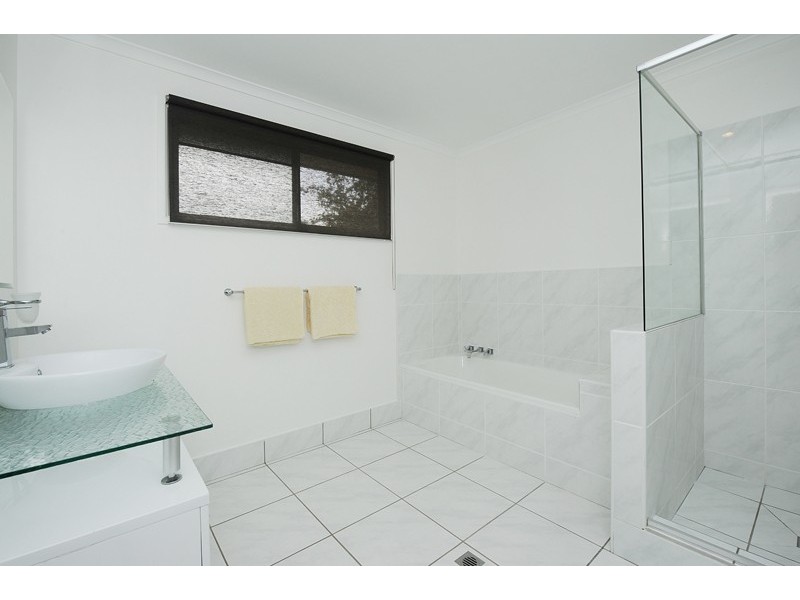 8 Jane Ct, Nambour QLD 4560