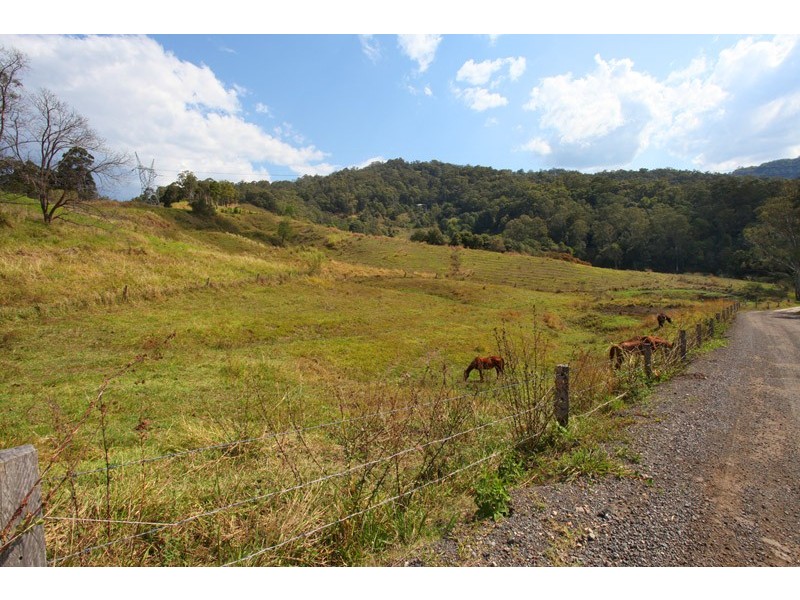 152 Shurvell Rd, Palmwoods QLD 4555